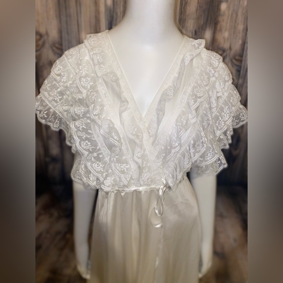 Vintage Lily Of France by rosa paleo-szule Cream Peignoir Robe - Picture 2 of 8
